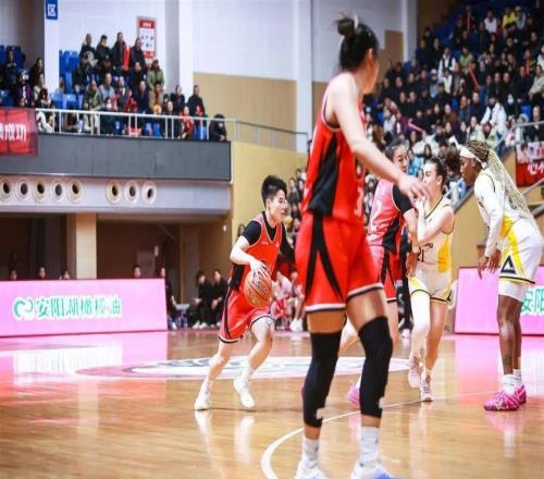 球迷的吶喊，商家的算盤！武漢盛帆女籃煉成WCBA“生意精”