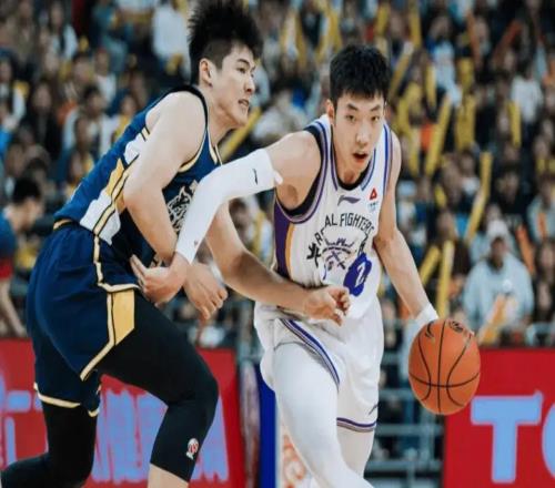 這就是國家隊后衛(wèi)全場8分垃圾時間刷6分，球迷：刷分也刷不明白