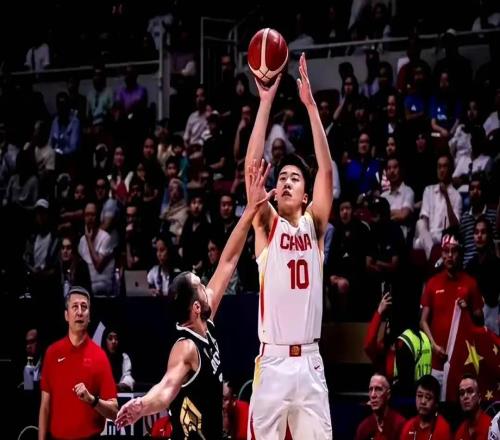 NBA中鋒有了，世界級(jí)前鋒也在陣中，中國(guó)男籃距重回正軌只差一環(huán)