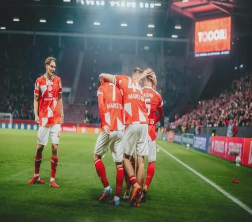 逆轉(zhuǎn)！韓國球員助攻+破門上演絕殺，德甲保級隊翻盤保持全勝