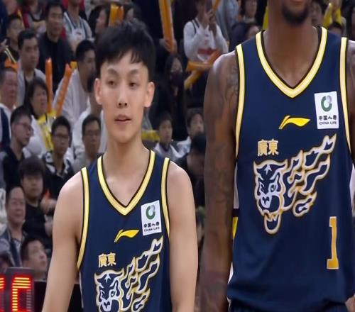 擠走胡明軒+取代徐杰！廣東鋒線奇兵確認(rèn)上位，杜鋒下課倒計(jì)時(shí)