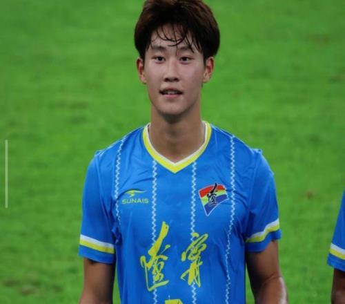 楊銘銳先踢好中超梅州妖星渴望留洋，何不來大連聯(lián)手朱鵬宇小毛