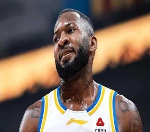 終于來(lái)了！北京簽新小外，彌補外援得分劣勢，但大外也要補強！