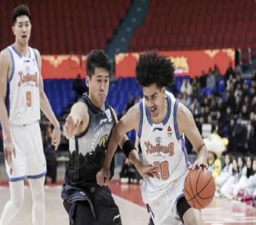 表現(xiàn)欠佳，劉煒：留給理查德森的時(shí)間不多了，希望他盡快適應(yīng)