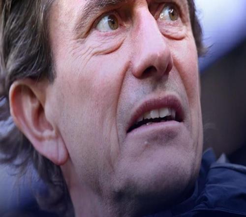 記者：弗蘭克會(huì)在周一照常出席賽前發(fā)布會(huì)，并率熱刺踢多特