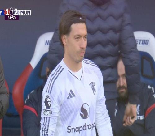 利馬時隔301天再次代表曼聯(lián)出戰(zhàn)，上次出場也是客戰(zhàn)水晶宮