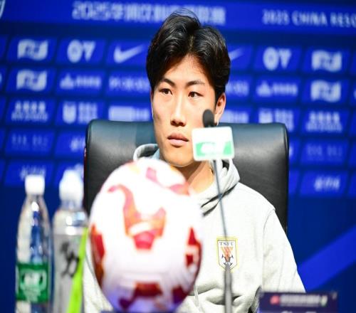 正式確認(rèn)，泰山新帥確定，復(fù)仇津門(mén)虎，沿用韓鵬戰(zhàn)術(shù)，謝文能首發(fā)