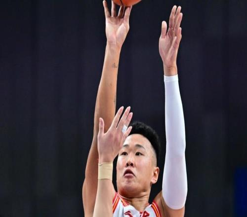 史密斯30+6+6包攬最后11分！深圳力克青島王奕博助攻超朱芳雨