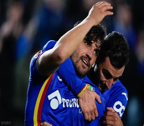 西甲最新積分戰(zhàn)報(bào)赫塔菲止連敗頹勢差馬競8分皇馬只領(lǐng)先巴薩1分