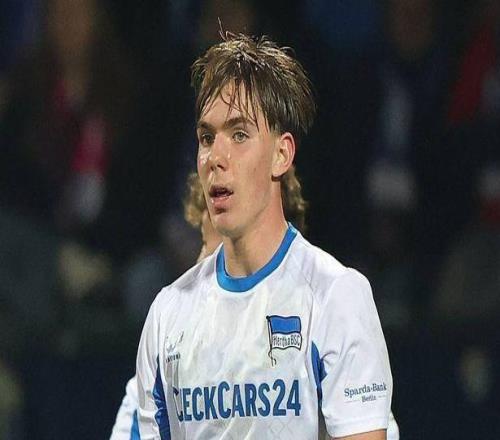 曼晚：曼聯(lián)正在關(guān)注德國16歲中場(chǎng)艾?；舳?，轉(zhuǎn)會(huì)費(fèi)為2000萬歐