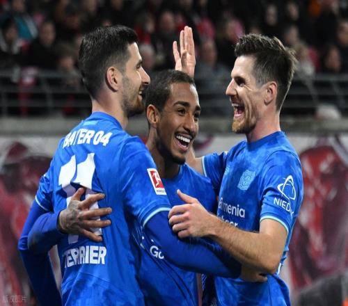 德甲最新積分戰(zhàn)報勒沃庫森逆轉萊比錫贏爭3大戰(zhàn)差榜首拜仁9分