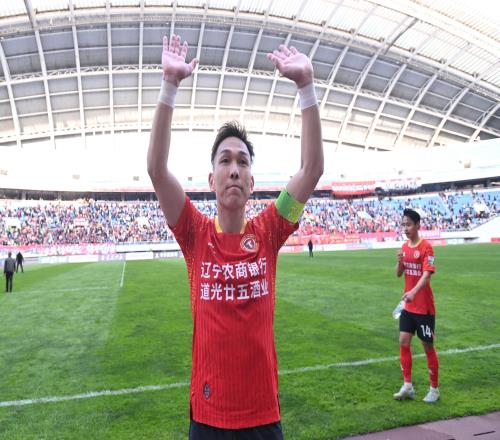 遼寧鐵人中超陣容升級(jí)！3外援全留隊(duì)，外援中衛(wèi)+混血日本中場(chǎng)