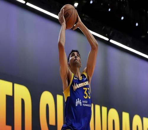 在發(fā)展聯(lián)盟都表現(xiàn)平平，勇士雙向合同鋒線還能守住這份合同嗎