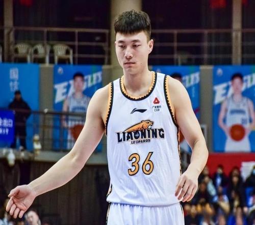 場均0.7分！遼籃23歲后衛(wèi)被棄用，爭不過鄢手琪，楊鳴束手無策