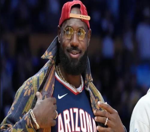 詹姆斯罕見談傷??！承認并非首次應對坐骨神經(jīng)痛，高齡征戰(zhàn)遇考驗