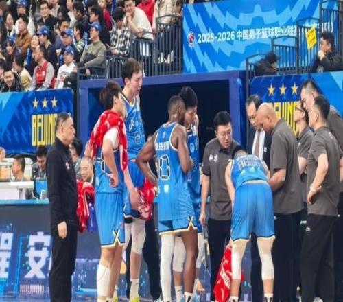 衛(wèi)冕冠軍掀翻領(lǐng)頭羊！看媒體老師怎么說，蘇群很直接，賈磊戳心了