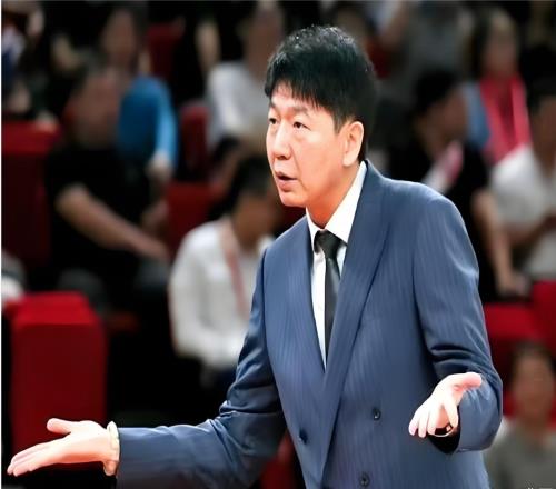 深夜11點(diǎn)，CBA公司給邱彪開(kāi)了一份大罰單！球迷：沖動(dòng)的懲罰