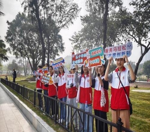 溫情服務(wù)彰顯城市文明！“志愿紅”護航珠海馬拉松賽道