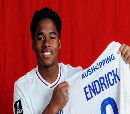 隊報：恩德里克無(wú)緣里昂首秀，豐塞卡稱(chēng)其未準備好踢滿(mǎn)90分鐘