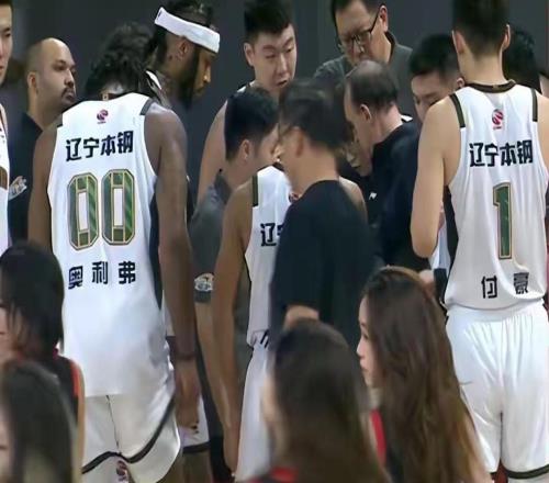 大反轉，遼寧隊慘敗卻收兩個(gè)好消息，超級巨星有望加入中國男籃