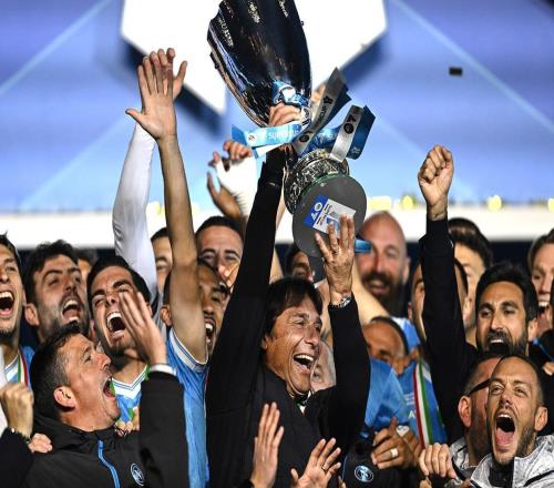 11年等待終圓夢！那不勒斯20完勝博洛尼亞，內(nèi)雷斯梅開二度