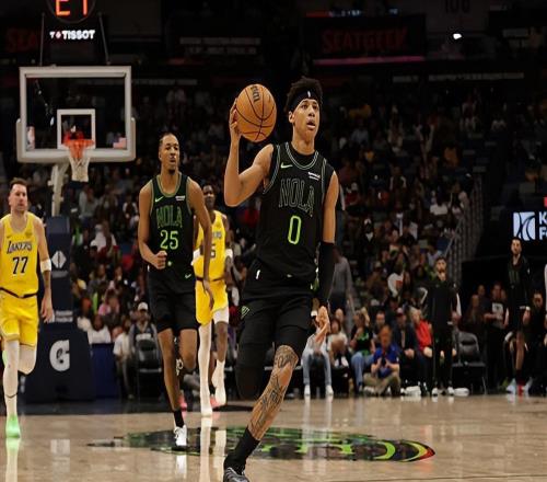 狠狠撞墻了鵜鶘樂透秀看起來在攻防兩端的表現(xiàn)都相當(dāng)掙扎