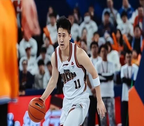 力壓徐杰入選最佳陣！CBA又一國(guó)產(chǎn)后衛(wèi)爆發(fā)，罰球100%給郭士強(qiáng)看