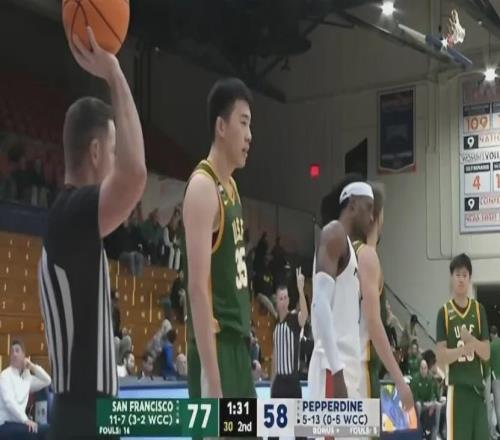 爆了爆了！王俊杰14中10！中國男籃第一進攻前鋒