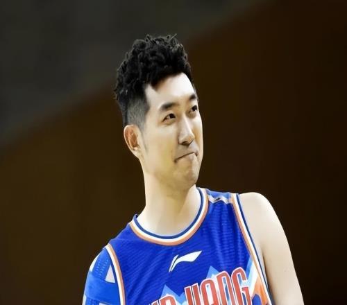 首發(fā)上吳冠希，首節(jié)就落后18分，代理主教練姜正秀賽后才知道后悔