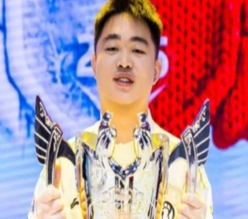 Jwei奪冠后發(fā)文：從流拍輔助到德杯冠軍我本就一無(wú)所有感謝IG的信任