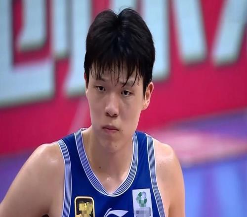 正式官宣！20歲楊瀚森再破天花板，這次他讓姚明和整個(gè)籃壇沉默了