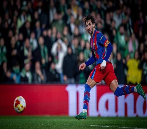 巴薩跟隊：費蘭托雷斯腘繩肌受傷，將缺席本周歐冠比賽