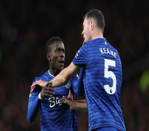 衛(wèi)報(bào)：蓋伊賽后向隊(duì)友道歉，埃弗頓全隊(duì)對(duì)他致以熱烈掌聲