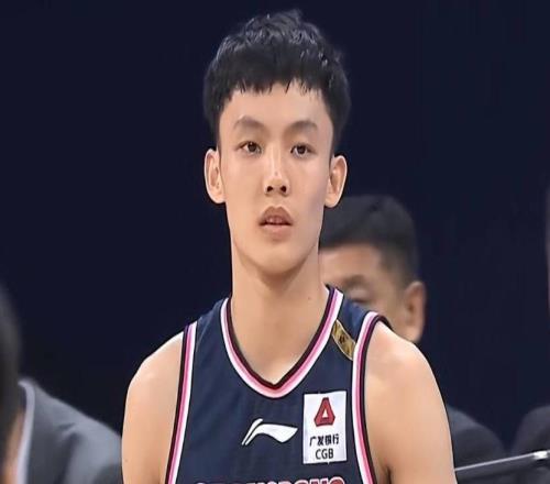 广东三巨头合同曝光，无人顶薪！朱芳雨拿捏2大新援，不服不行