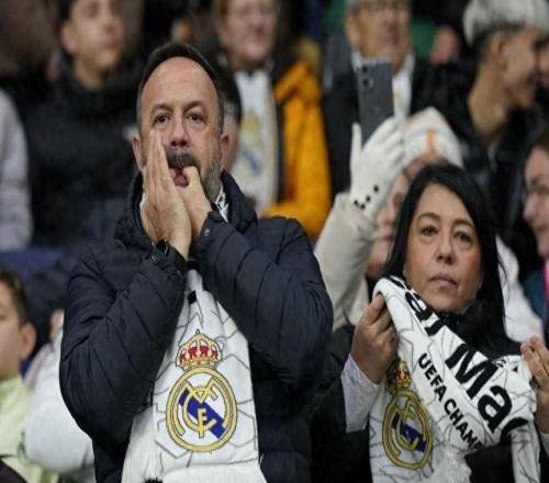 球迷十分不滿！皇馬俱樂(lè)部主席弗洛倫蒂諾首次挨噓