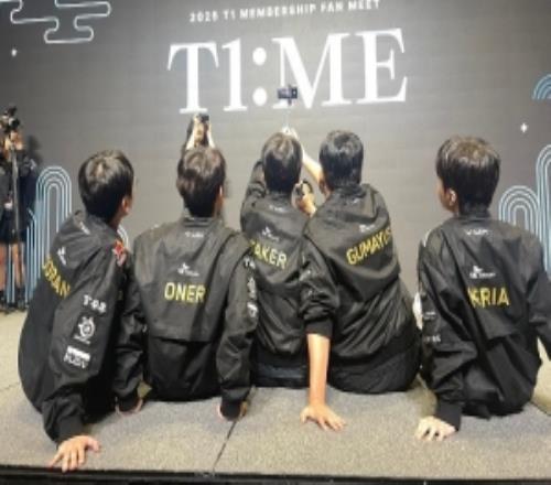 T1選手世界賽奪冠公約Faker：選一位粉絲一起直播