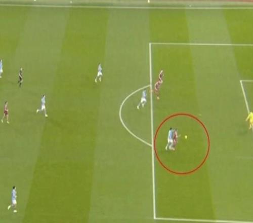 薩拉赫再陷“獨(dú)食”爭(zhēng)議：關(guān)鍵戰(zhàn)拒傳空位維爾茨引眾怒