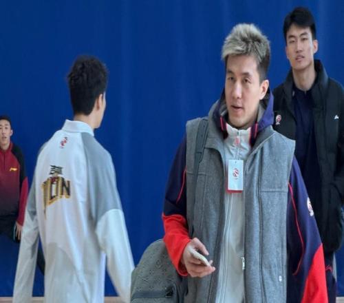 郭艾倫體測動態(tài)！體重少了，深蹲20個，穿搭不剪吊牌仍帥氣！