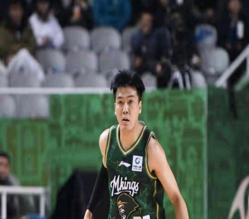 郭昊文24分4籃板10助攻1搶斷CBA常規(guī)賽同曦9981輕取江蘇