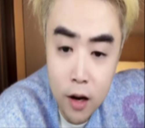 朱開：BLG的輔助已經(jīng)敲定了，還是原來(lái)那個(gè)我聽說(shuō)的是已經(jīng)敲了