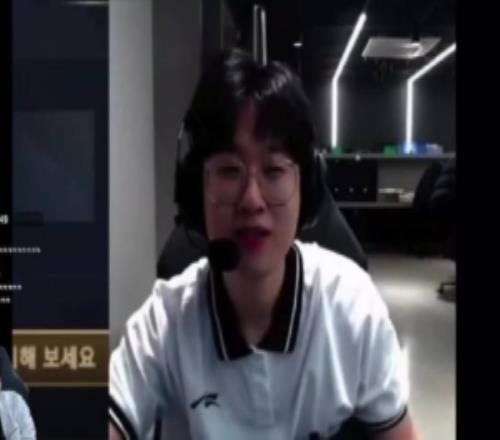 peanut和zeus聊染發(fā)：現(xiàn)在時機有點尷尬，反正最后是要剃頭的