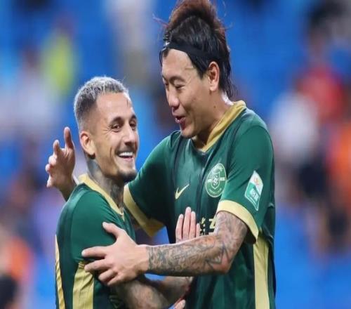 中超30歲巨星淪為笑柄，退出國(guó)家隊(duì)后狀態(tài)暴跌，媒體：他是個(gè)庸才