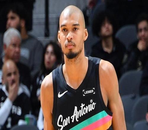 逆轉(zhuǎn)！火箭擊潰馬刺，謝潑德扛大旗，申京20+13+9，文班亞馬低迷