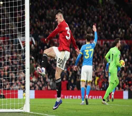 曼聯(lián)虧麻8500萬水貨2失良機(jī)+獲最低分！連續(xù)2輪中柱，球荒2個(gè)月