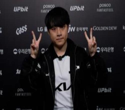 ShowMaker：Scout對(duì)線打得非常好，找機(jī)會(huì)方面也做得很出色