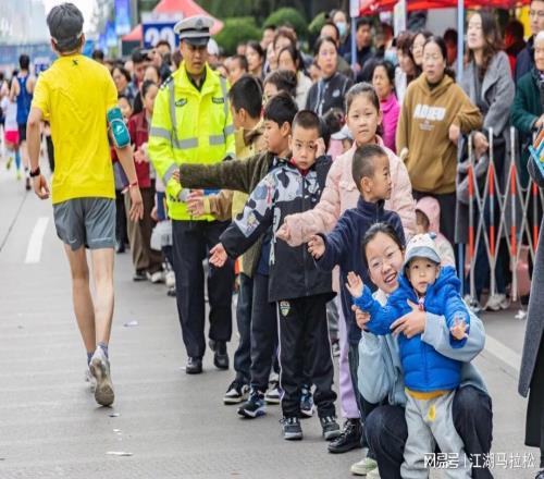這座城市對(duì)馬拉松，絕對(duì)是真愛
