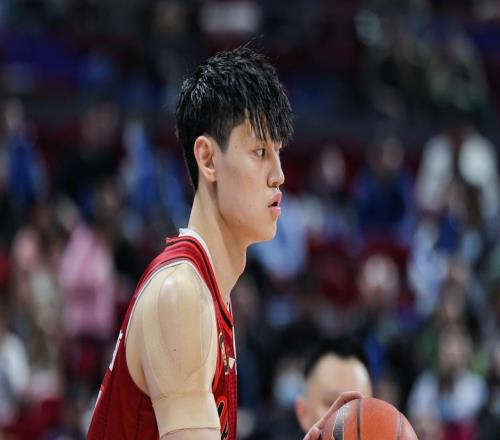 簽他只為NBA中國賽領先40分也不讓上籃網(wǎng)耍了曾凡博嗎