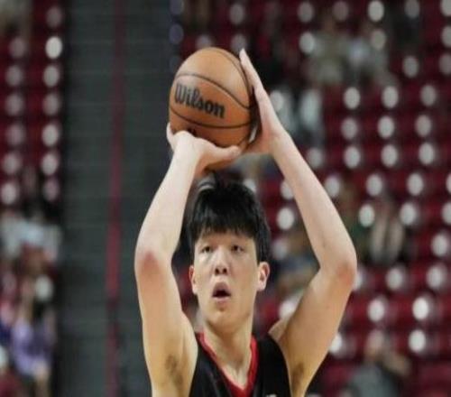 4投1中狀態(tài)起伏不定！楊瀚森難以避免兩隊(duì)折返跑