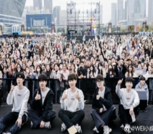 Wei分享線下返圖：謝謝大家！大家辛苦了！很特別的生日體驗(yàn)！