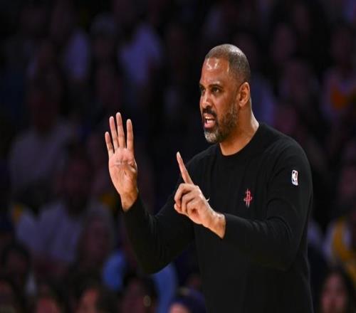 三分45.5%！場均14+2射手失業(yè)，他想留在NBA，但火箭鋒線富到流油